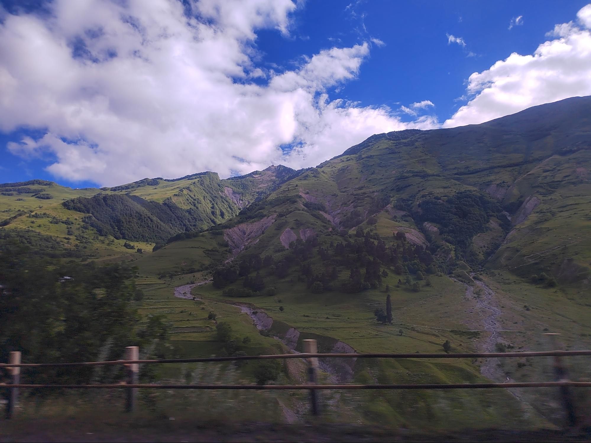 Маршрут в Тбилиси очень живописный. Фото Дарины Устич