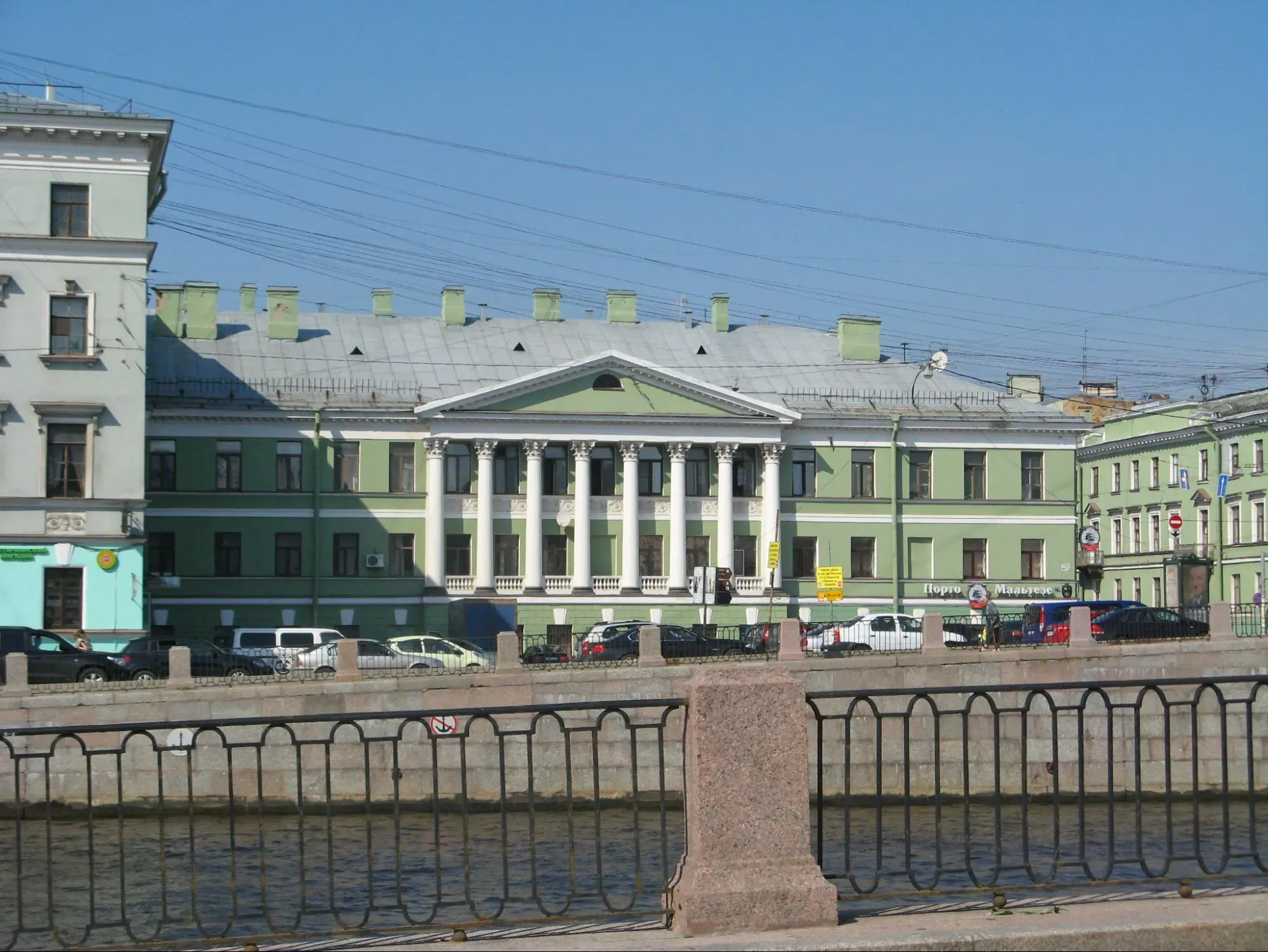 С виду обычный дом. Фото: Екатерина Борисова / Wikimedia