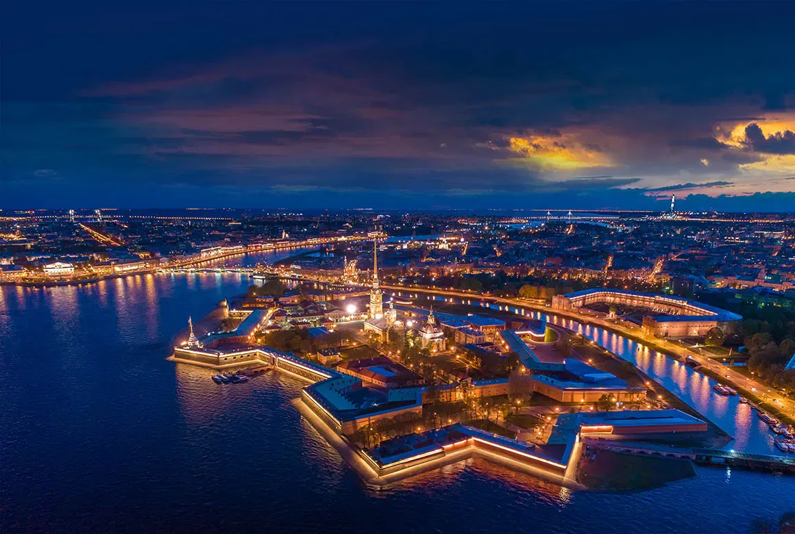 Петропавловская крепость (FOTOGRIN / Shutterstock)