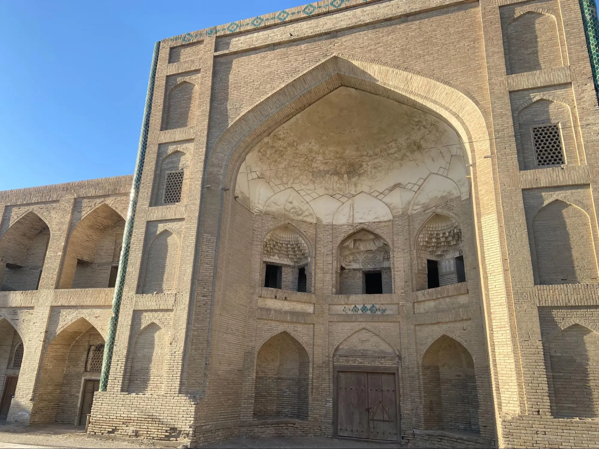 Комплексы в Бухаре без сохранения плитки. Автор фото Анастасия Пелевина