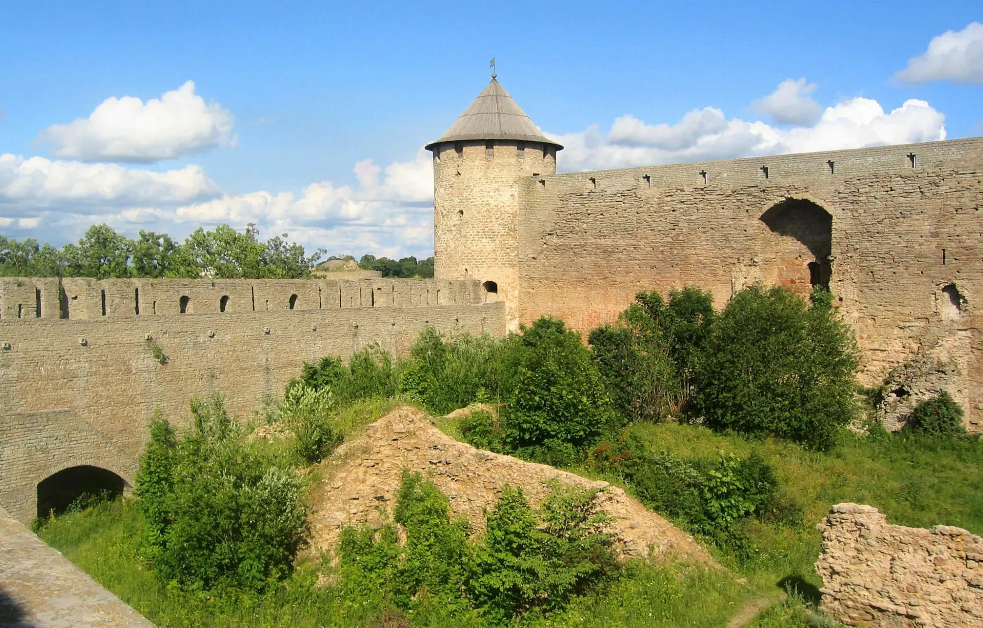 Стены крепости. Фото: S URALA / Wikimedia