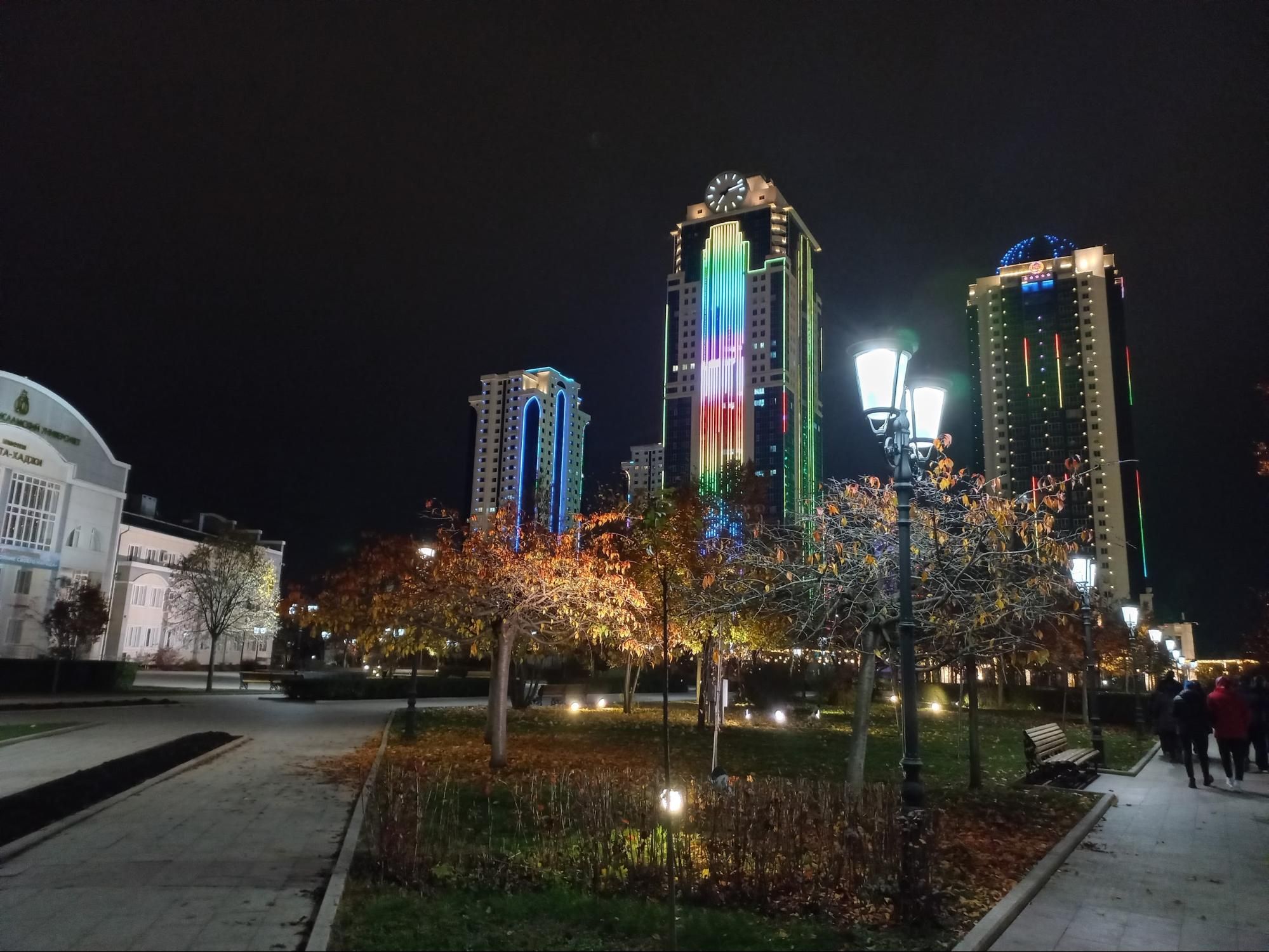 Даже в тёмное время не ощущаешь опасности. Фото Дарины Устич