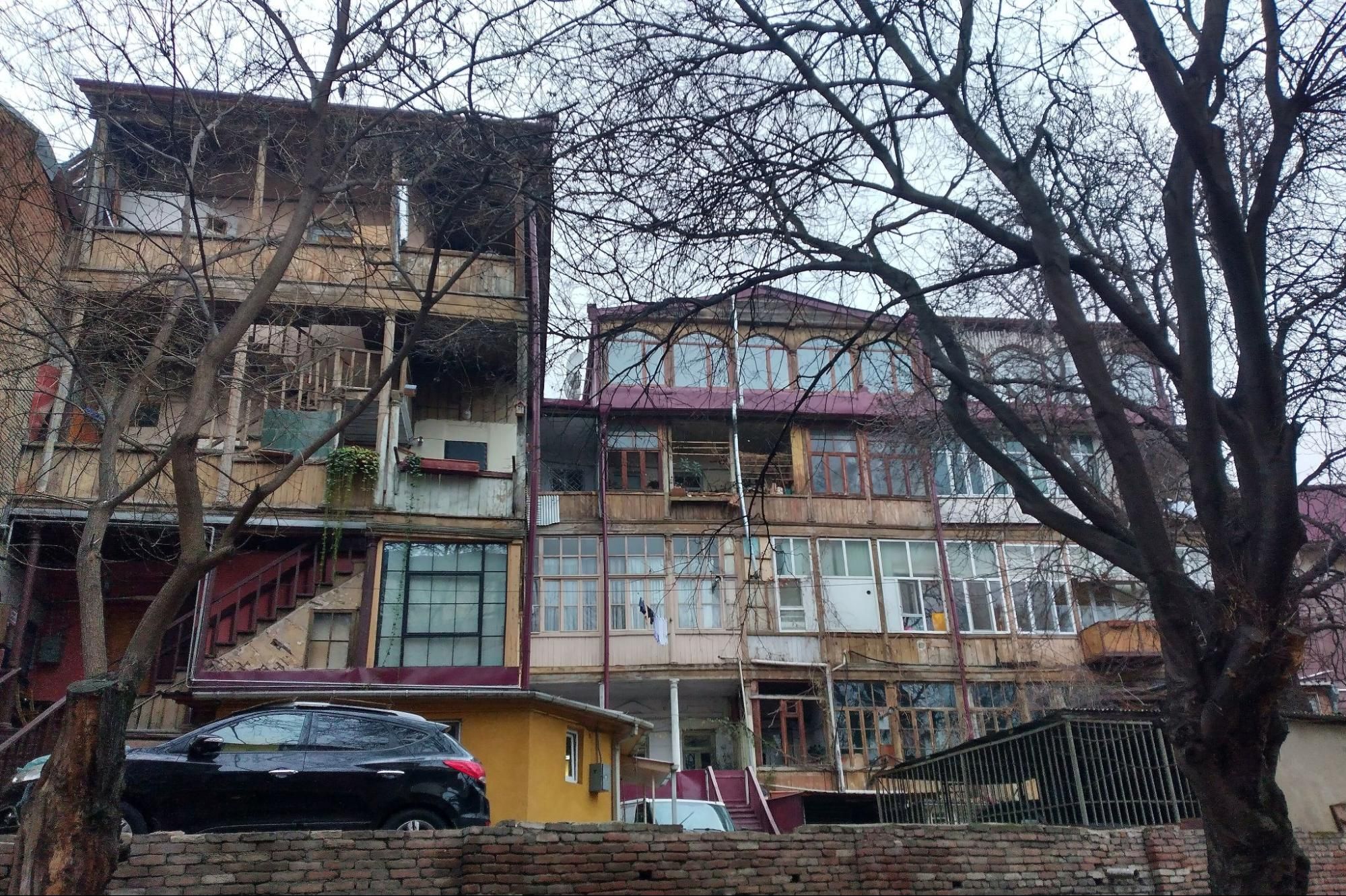 Колорит старых улочек Тбилиси. Фото:&nbsp;Yuri Samoylov &nbsp;/ Wikimedia