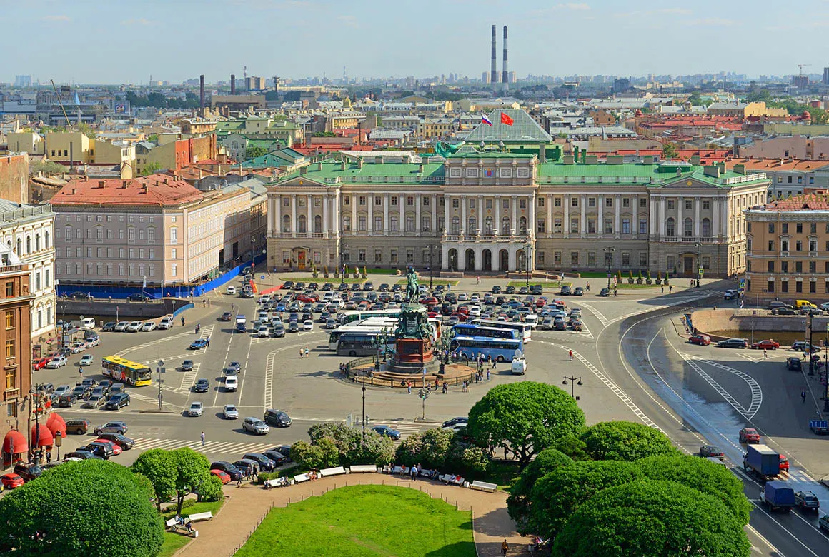 Мариинский дворец (Popova Valeria / Shutterstock)