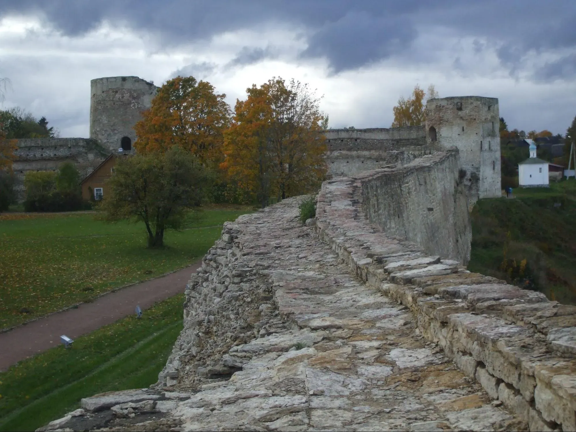 Стены крепости. Фото Дарины Устич