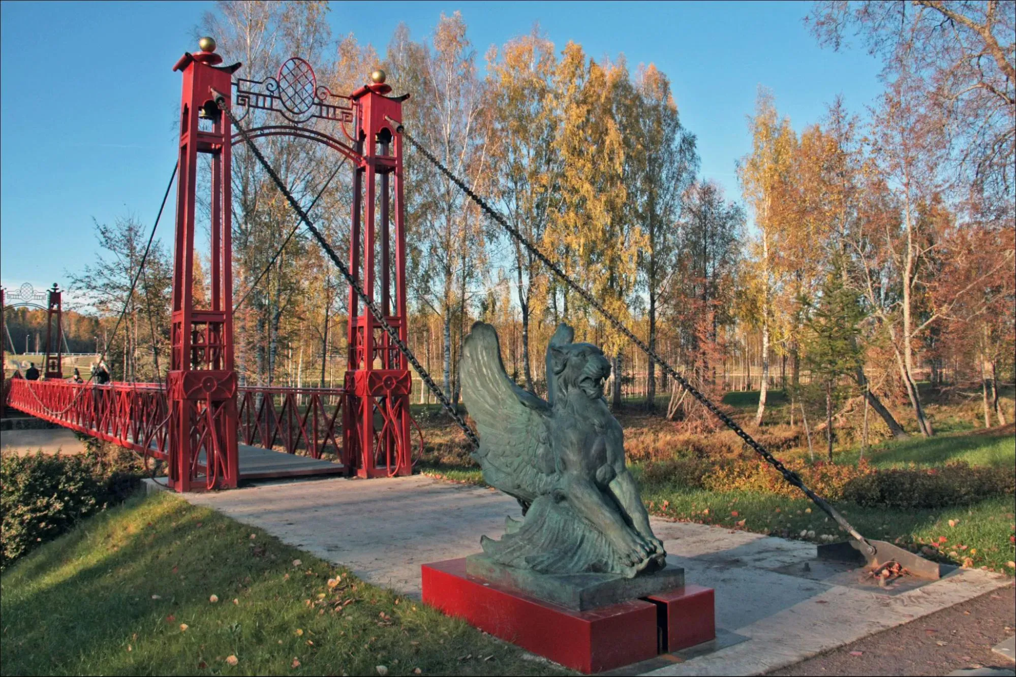 Территория усадьбы. Фото: VekaSpb / Wikimedia