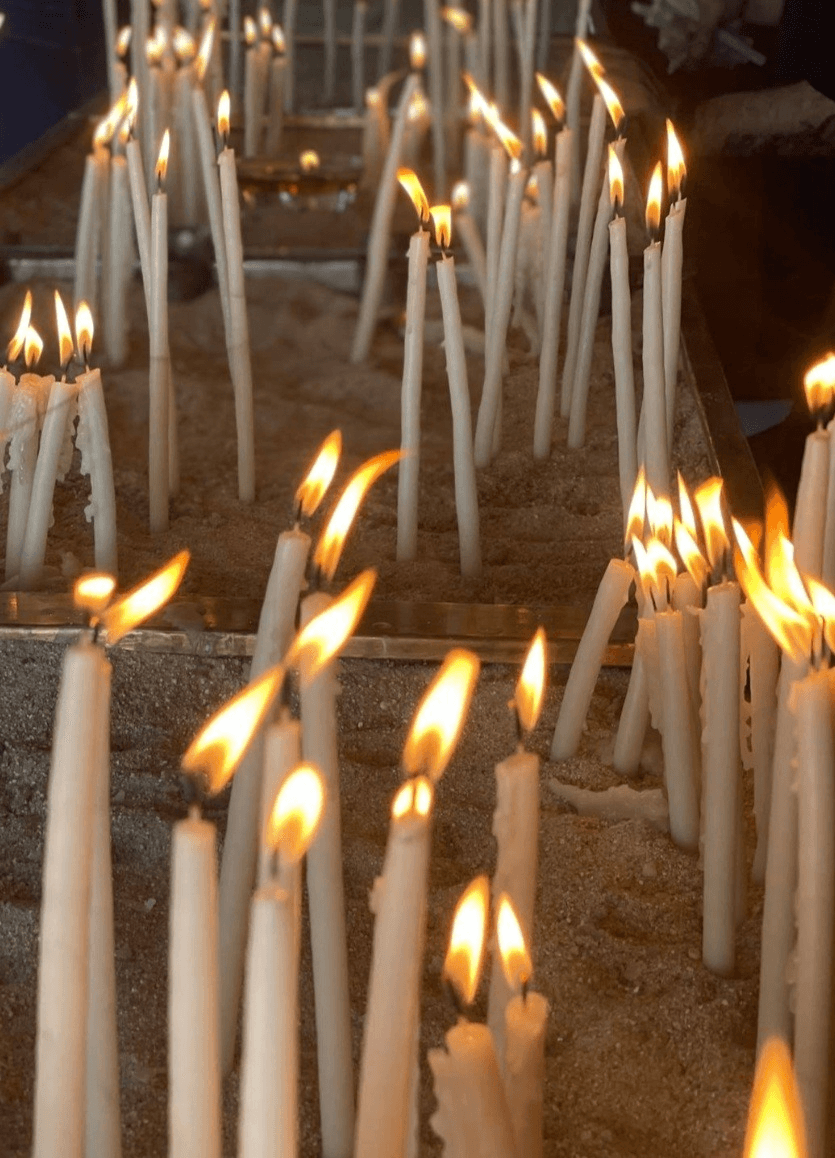 Атмосфера церкви. Фото Дарины Устич