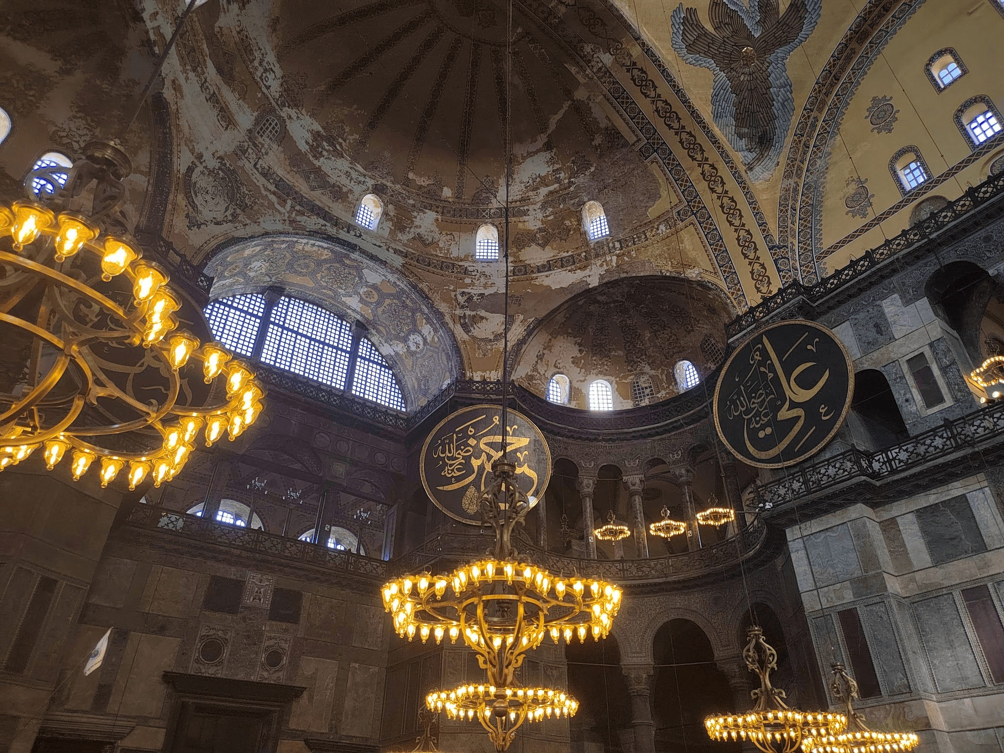 Внутри Айя-Софии. Фото Дарины Устич