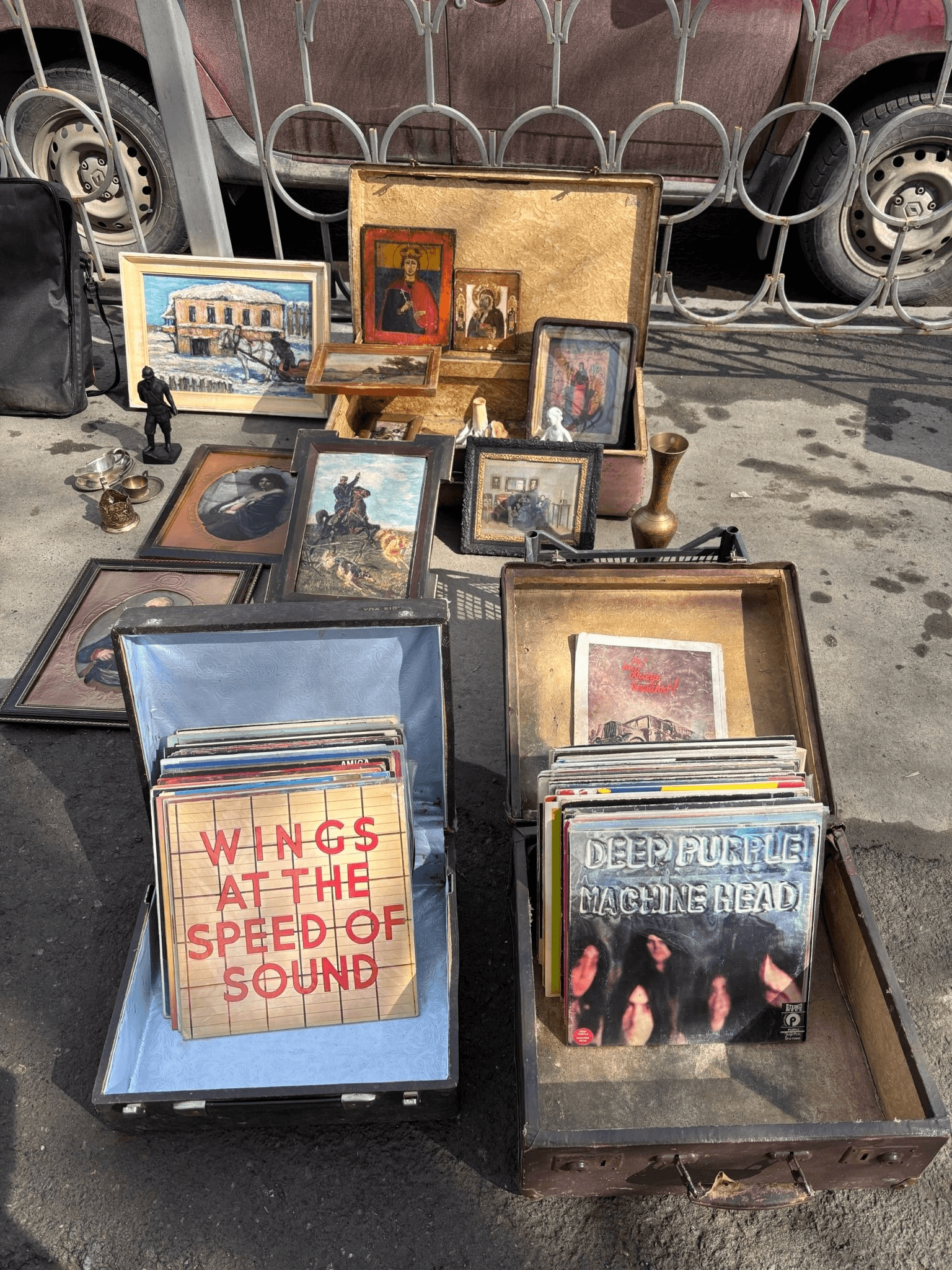 Пластинки и иконы.Автор фото Анастасия Пелевина