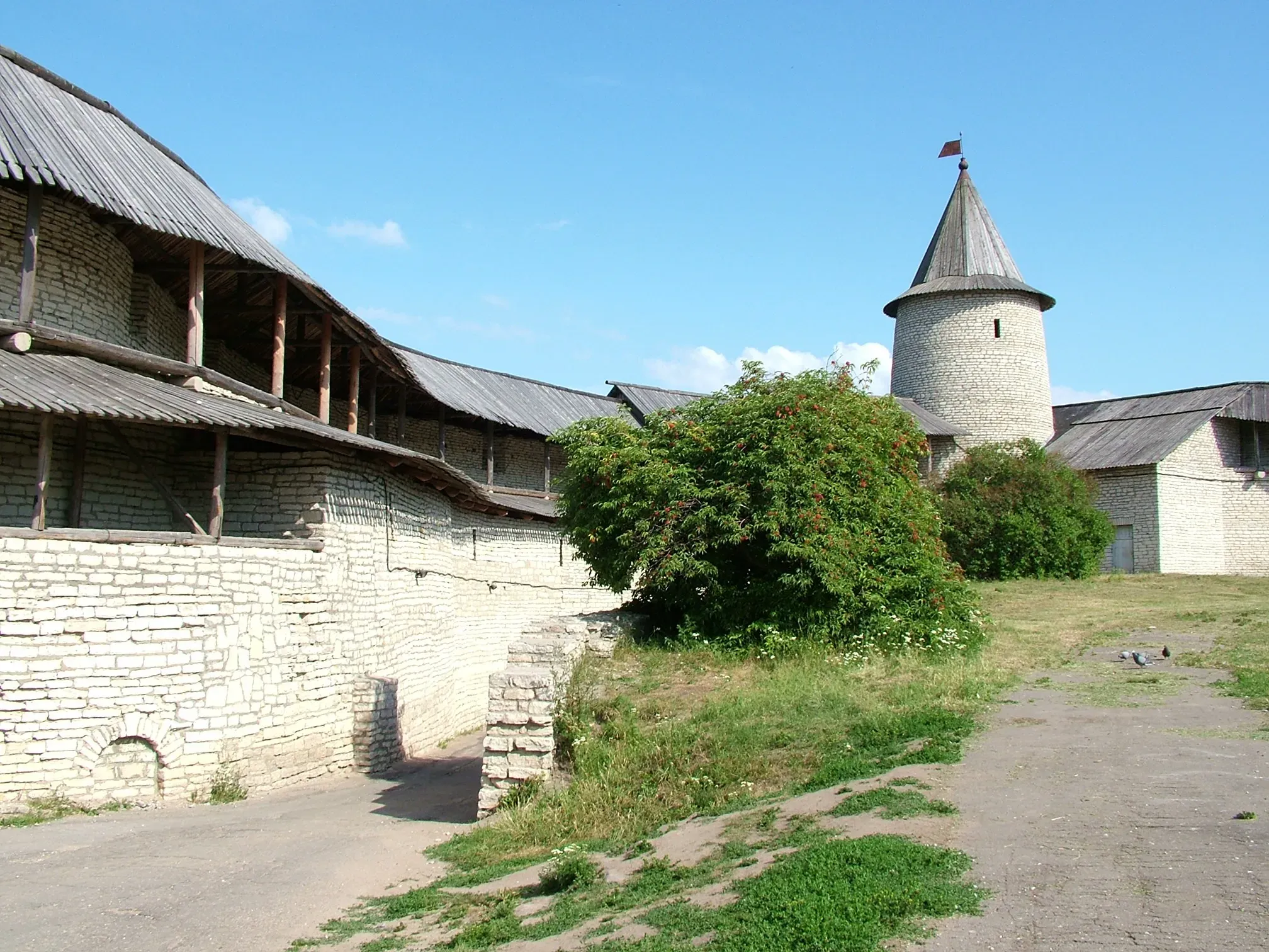 Внутри крепости. Фото: Horvat / Wikimedia