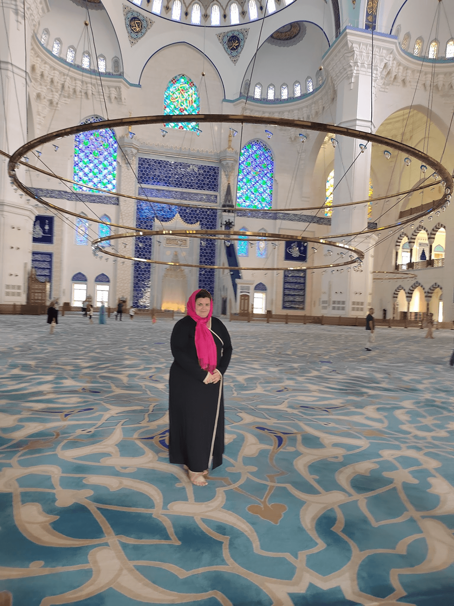 Одежду-накидку выдали бесплатно при входе. Фото Дарины Устич