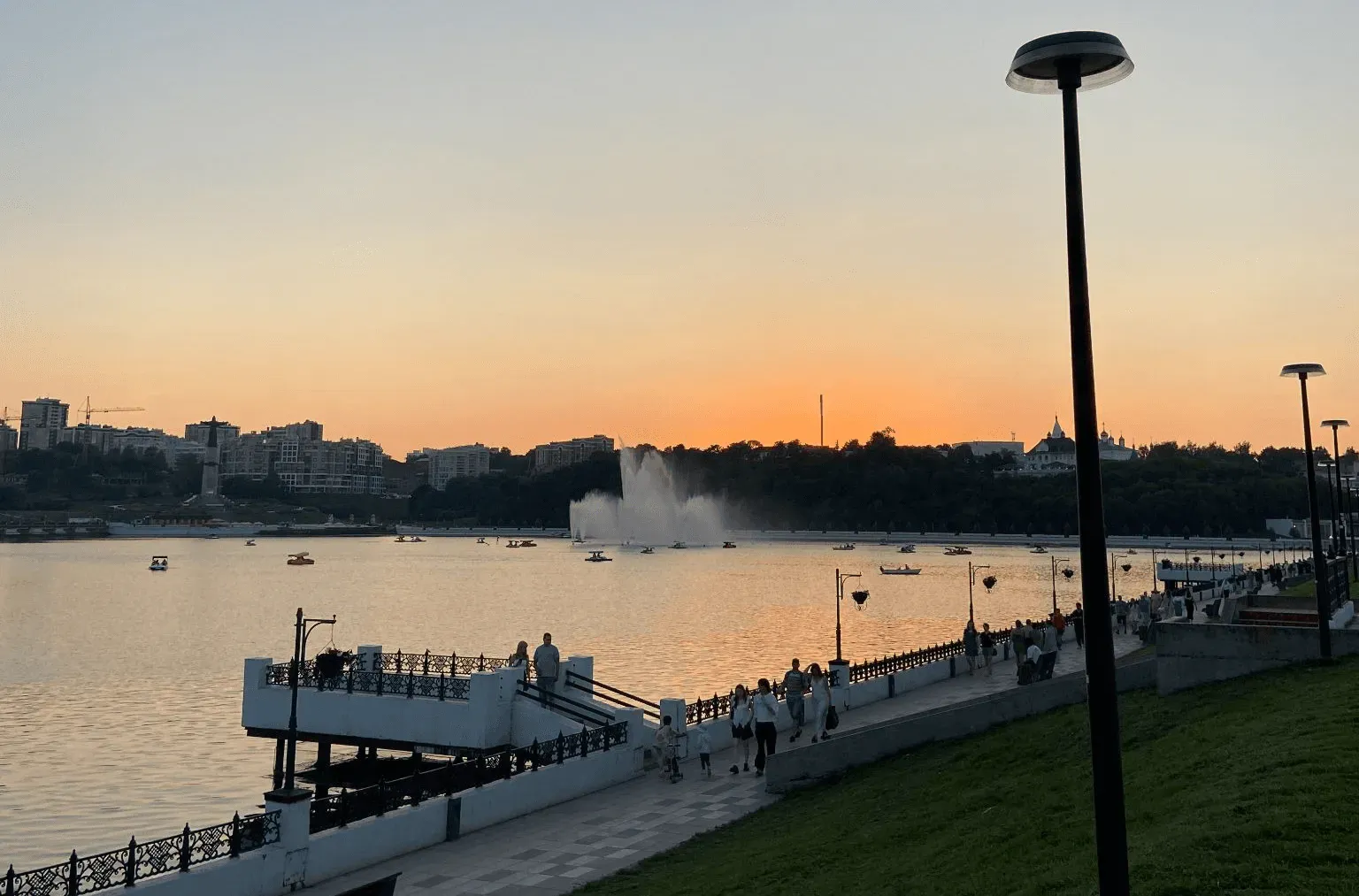 Чебоксары вечером / фото Анастасия Пелевина