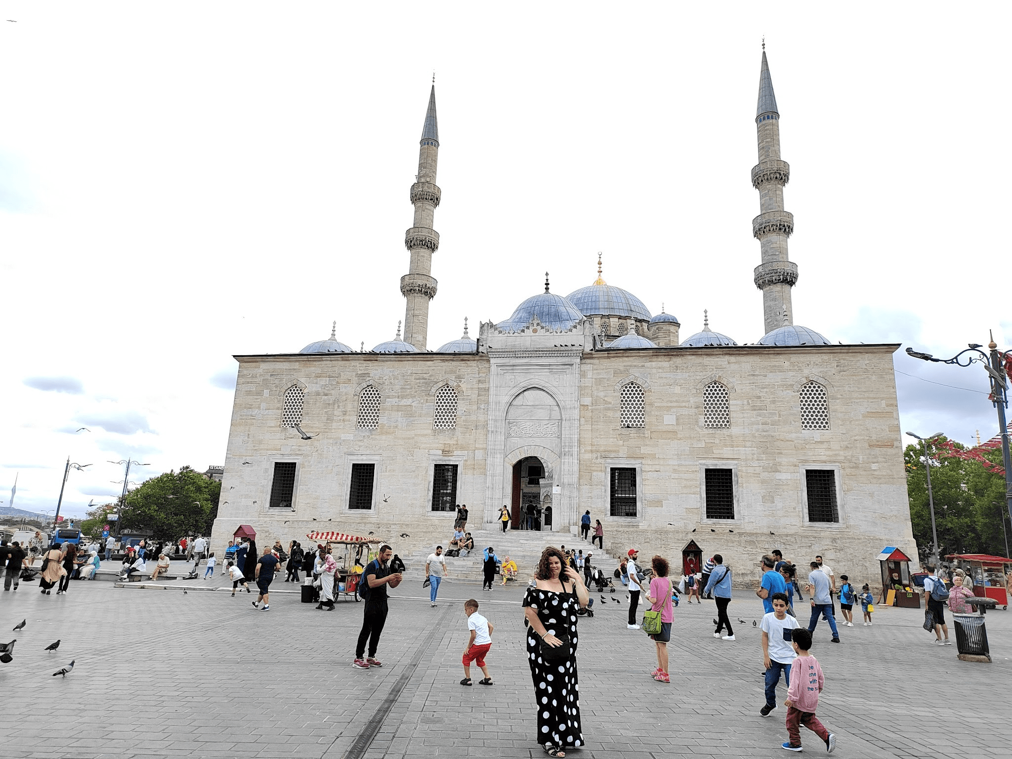 Площадь перед мечетью. Фото Дарины Устич