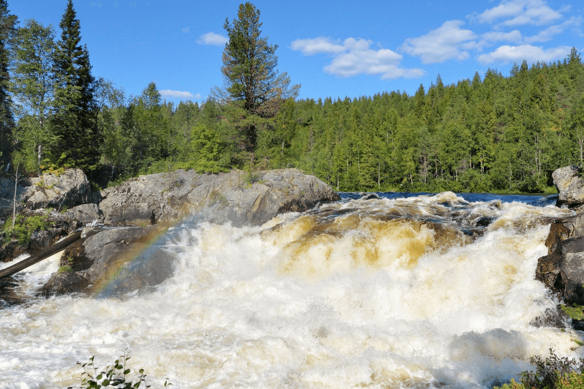 Водопад Киваккакоски. Фото: Andreykokin / Wikimedia