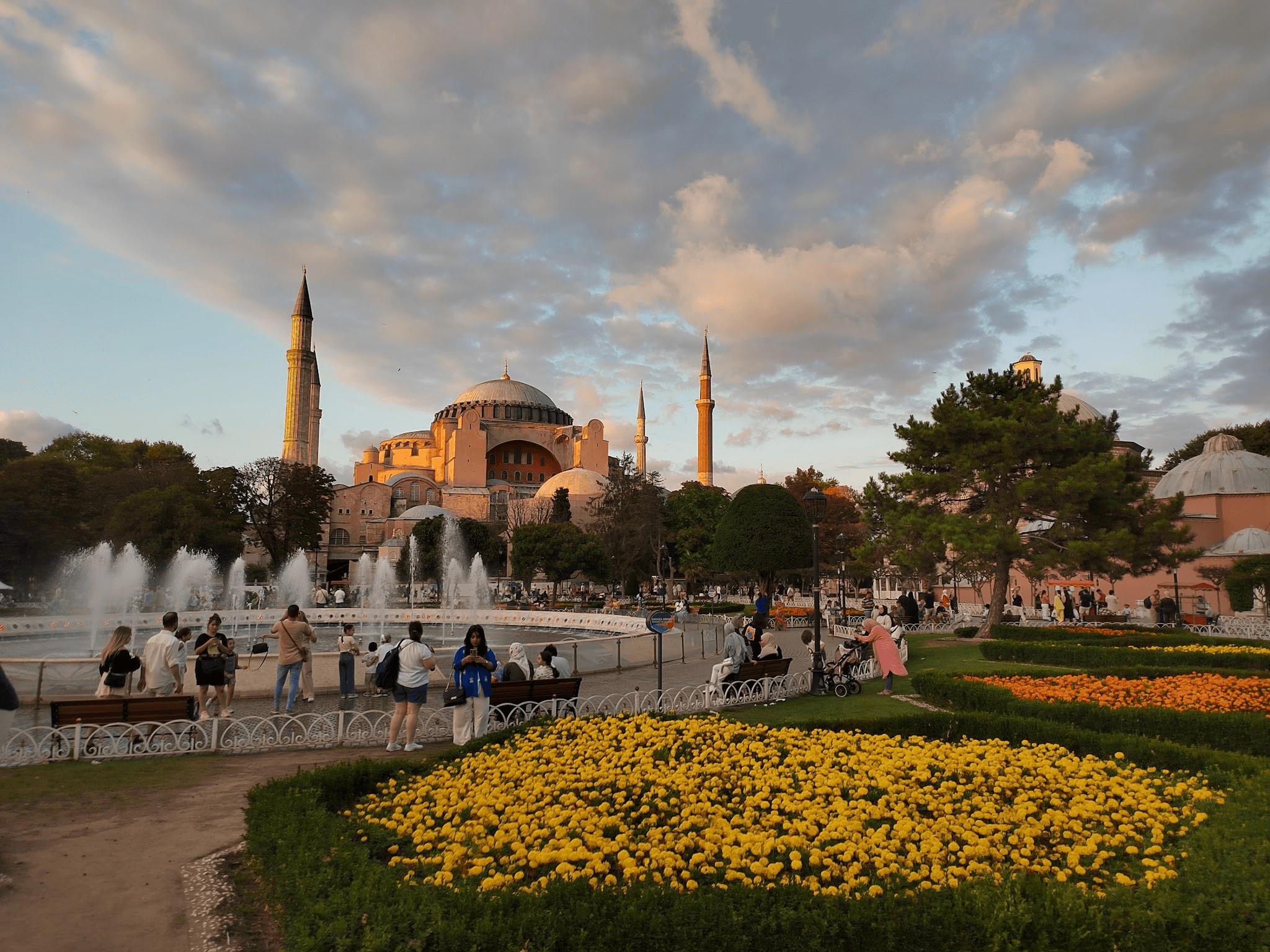 Айя-София. Вид с площади Султанахмет. Фото Дарины Устич