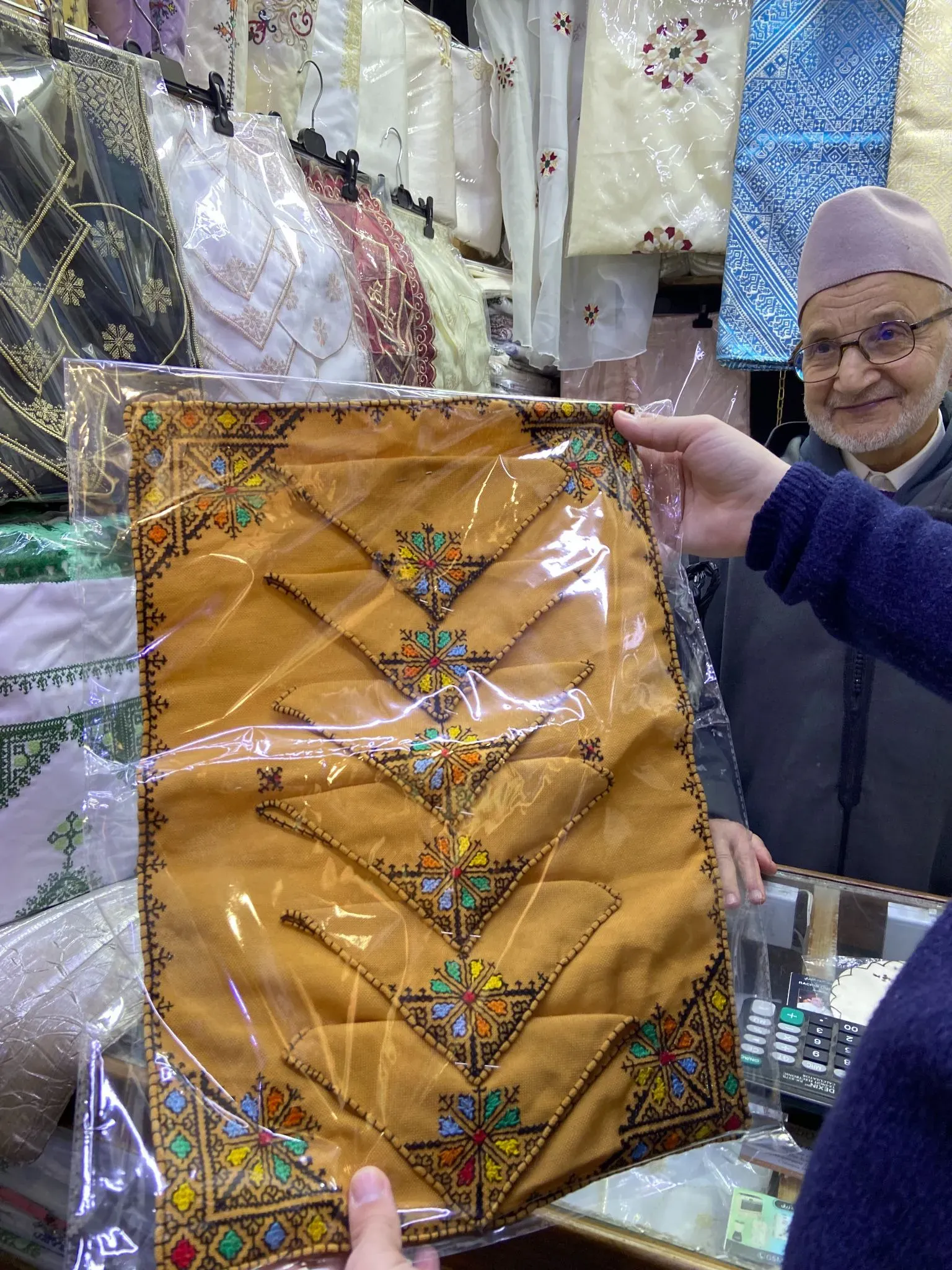 Продавец в Фесе. Автор фото Анастасия Пелевина