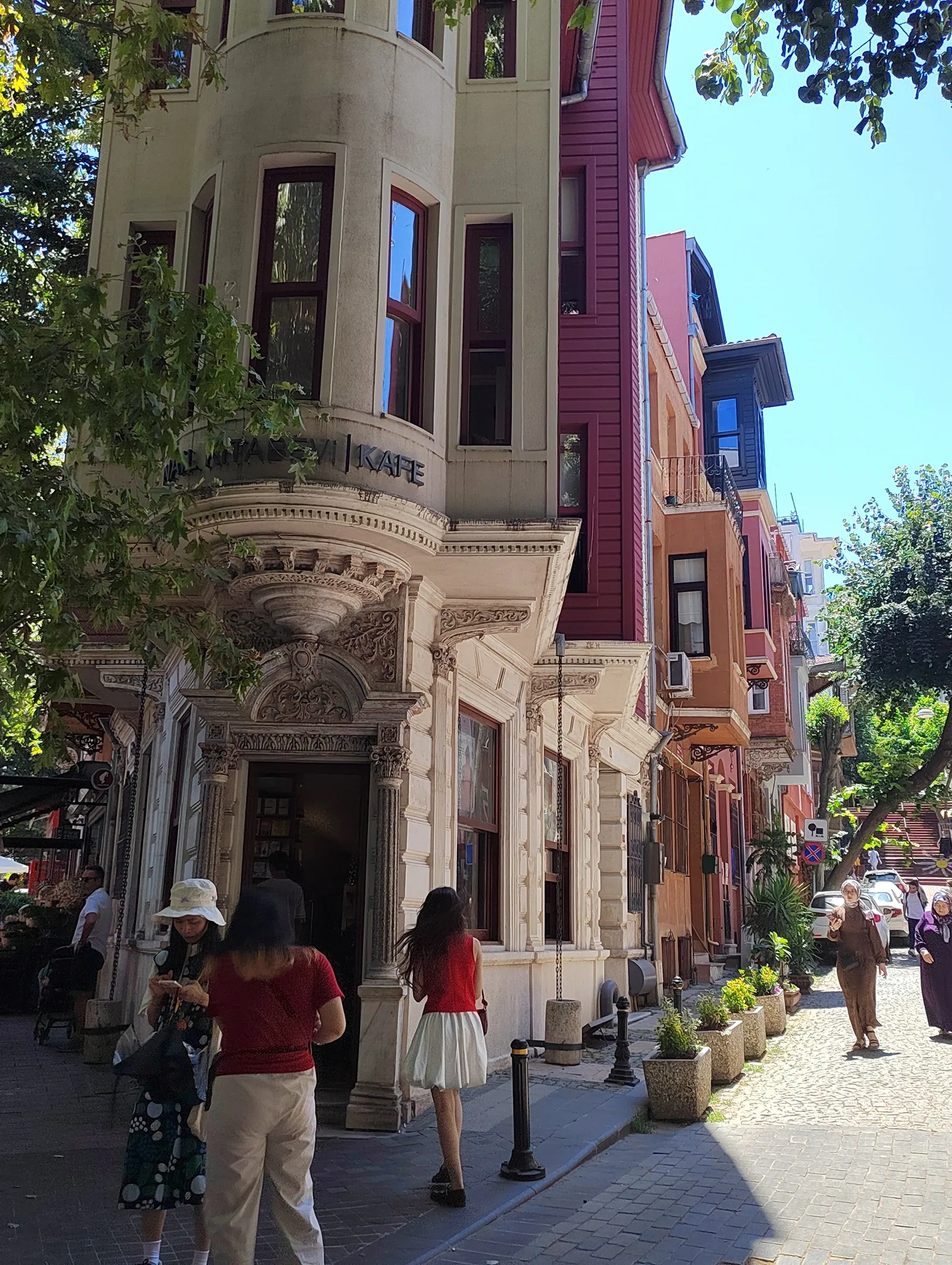 Здесь повернуть направо. Фото Дарины Устич