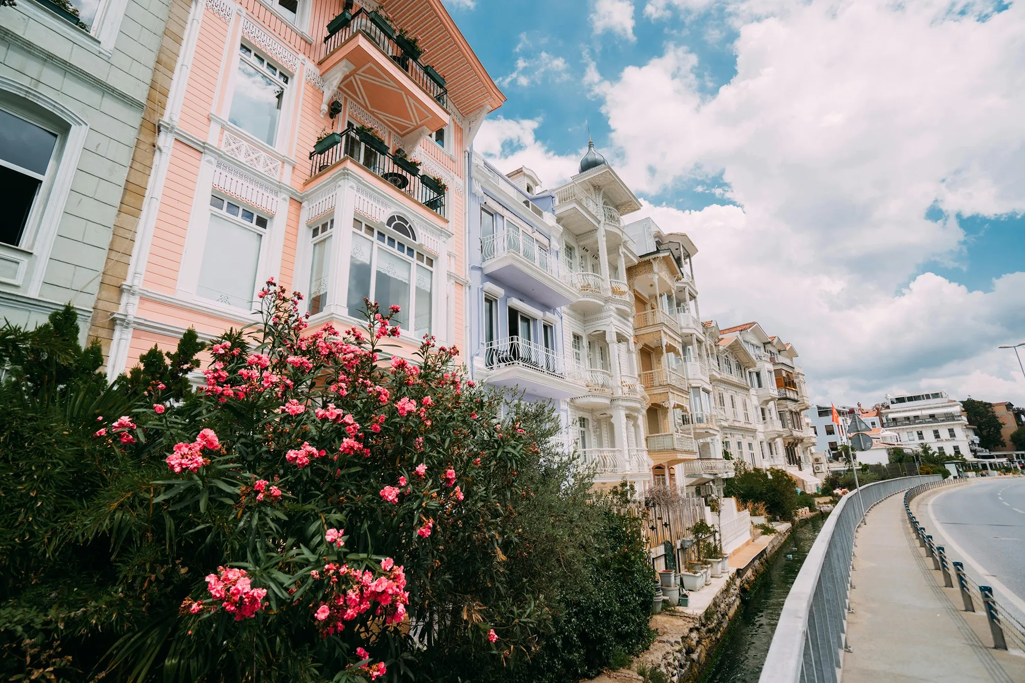 Знаменитый квартал со старинными особняками. Фото:&nbsp;Sami TÜRK / pexels.com