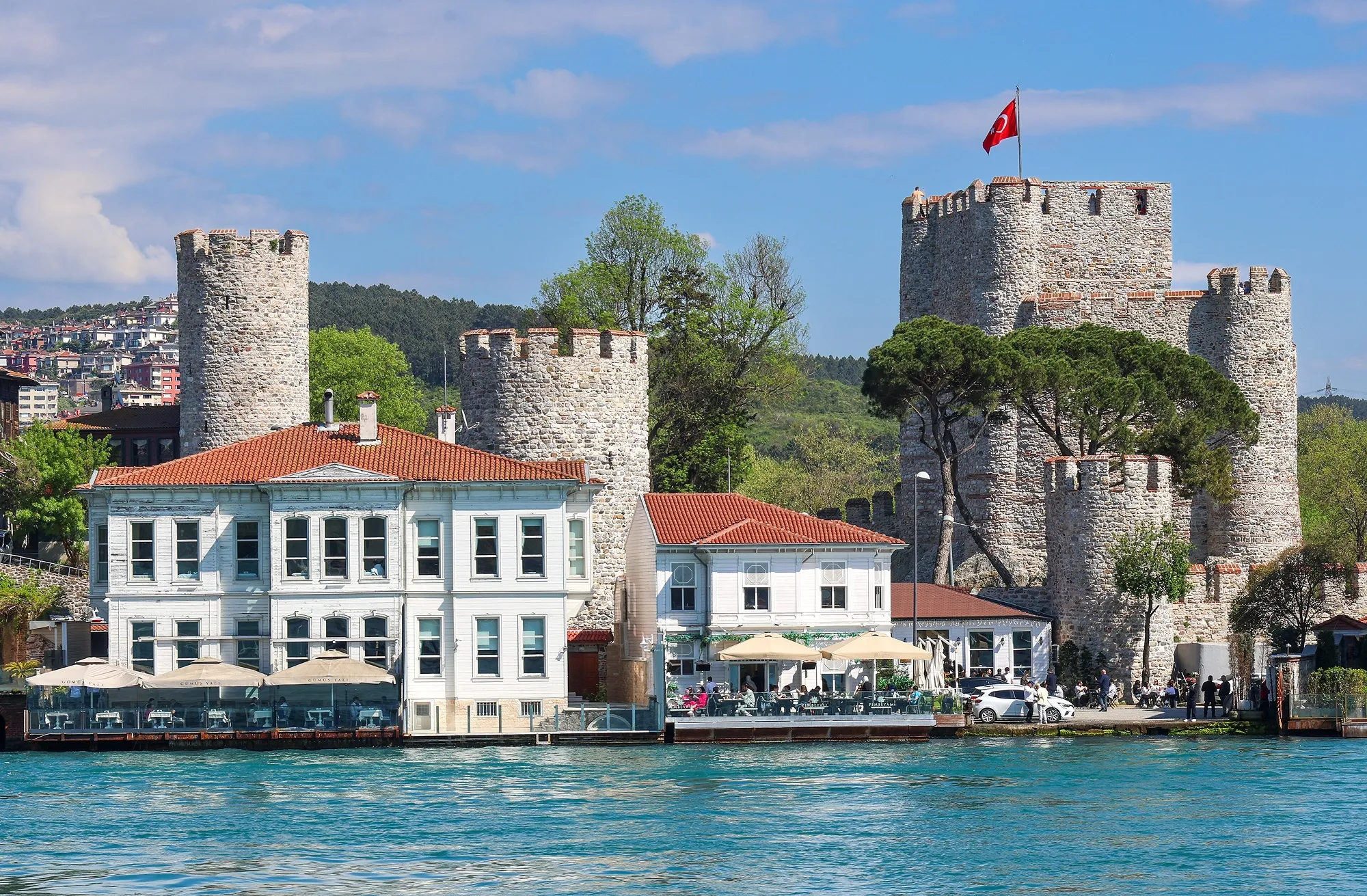 Вид на Анадолу Хисары с воды.&nbsp;Фото:&nbsp;flowcomm / Wikimedia