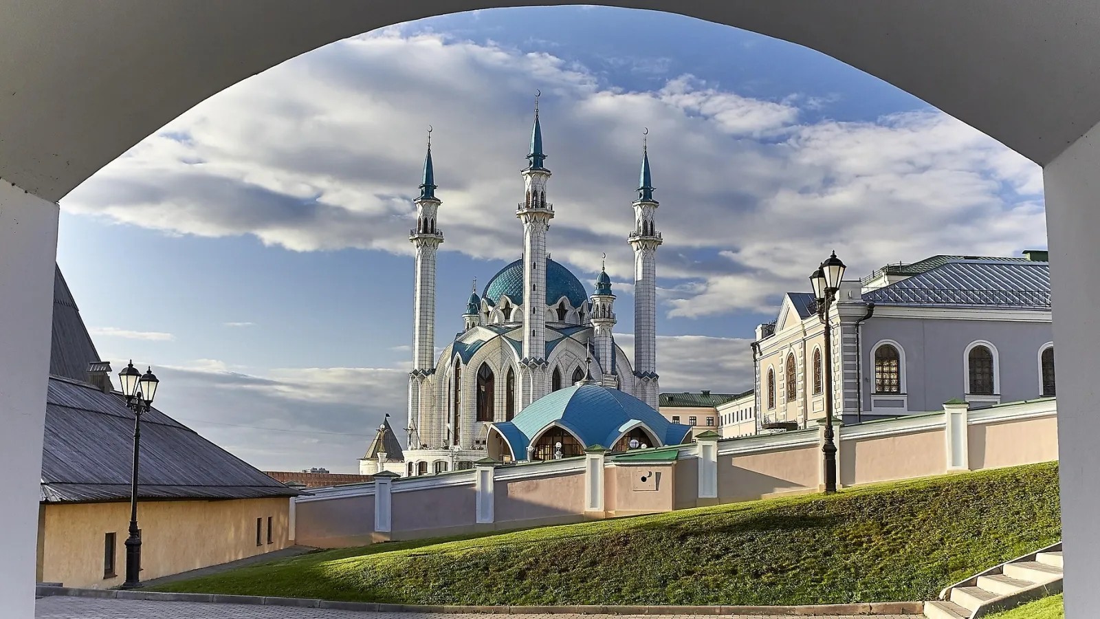 Мечети и храмы Казани