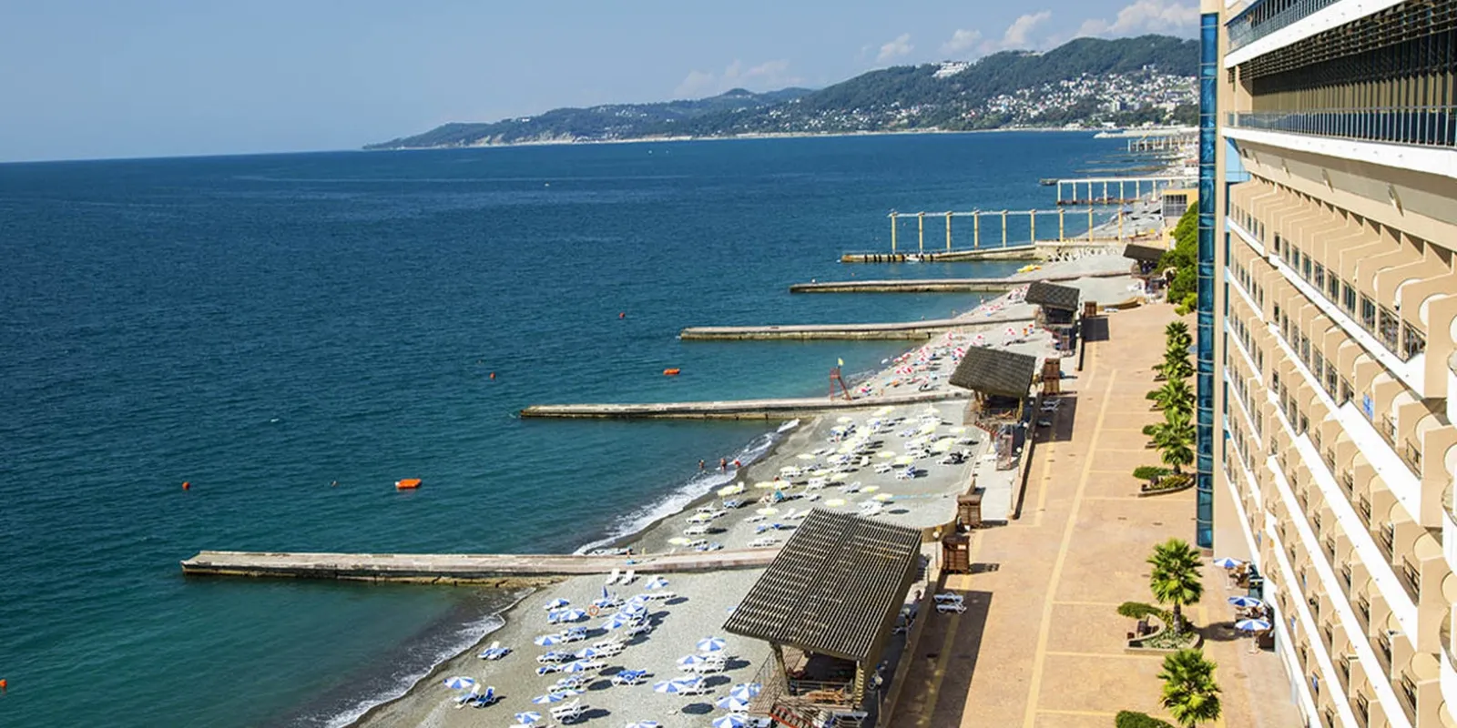 Куда поехать в мае на море