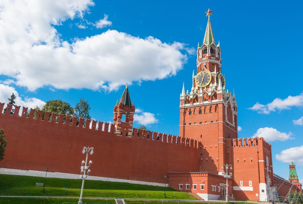 В мае Красная площадь преображается (Tatiana Dyuvbanova / Canva)