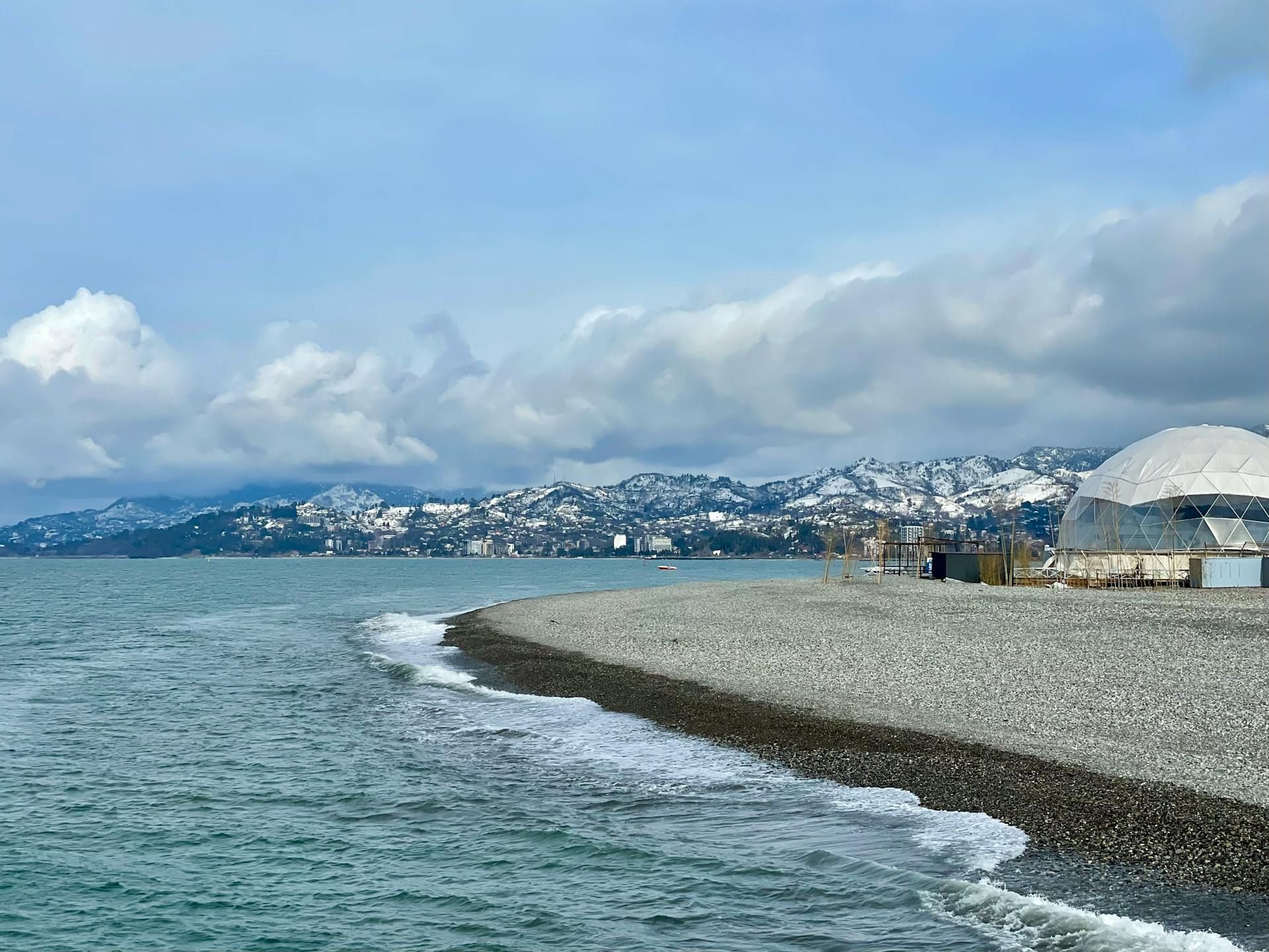 Галечный пляж Батуми / фото Egor Kunovsky