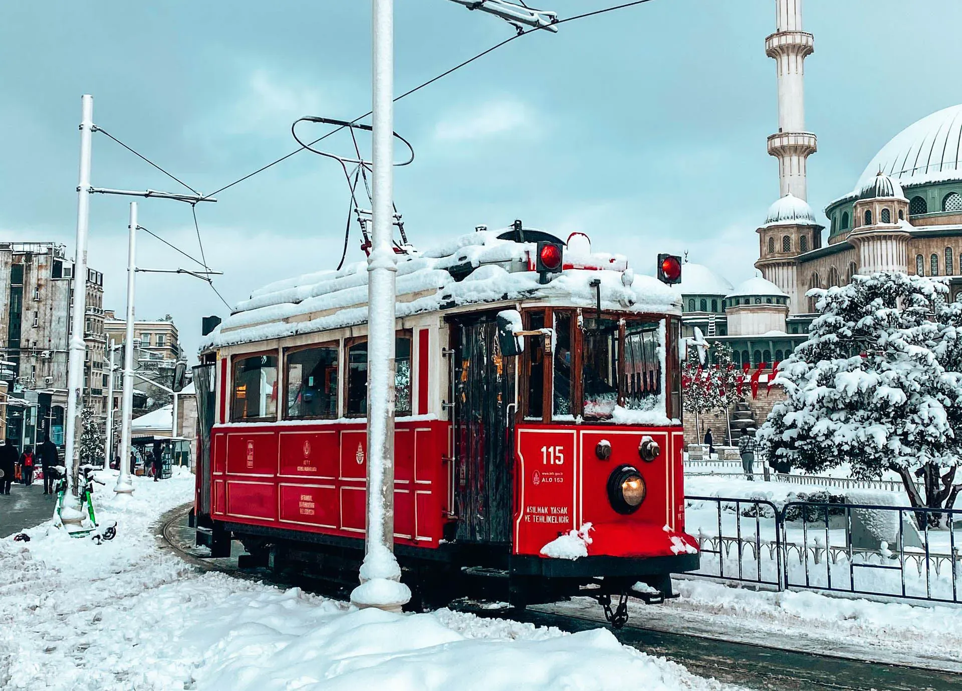 Новогодний Стамбул (Furkan Nacakcı / Pexels)