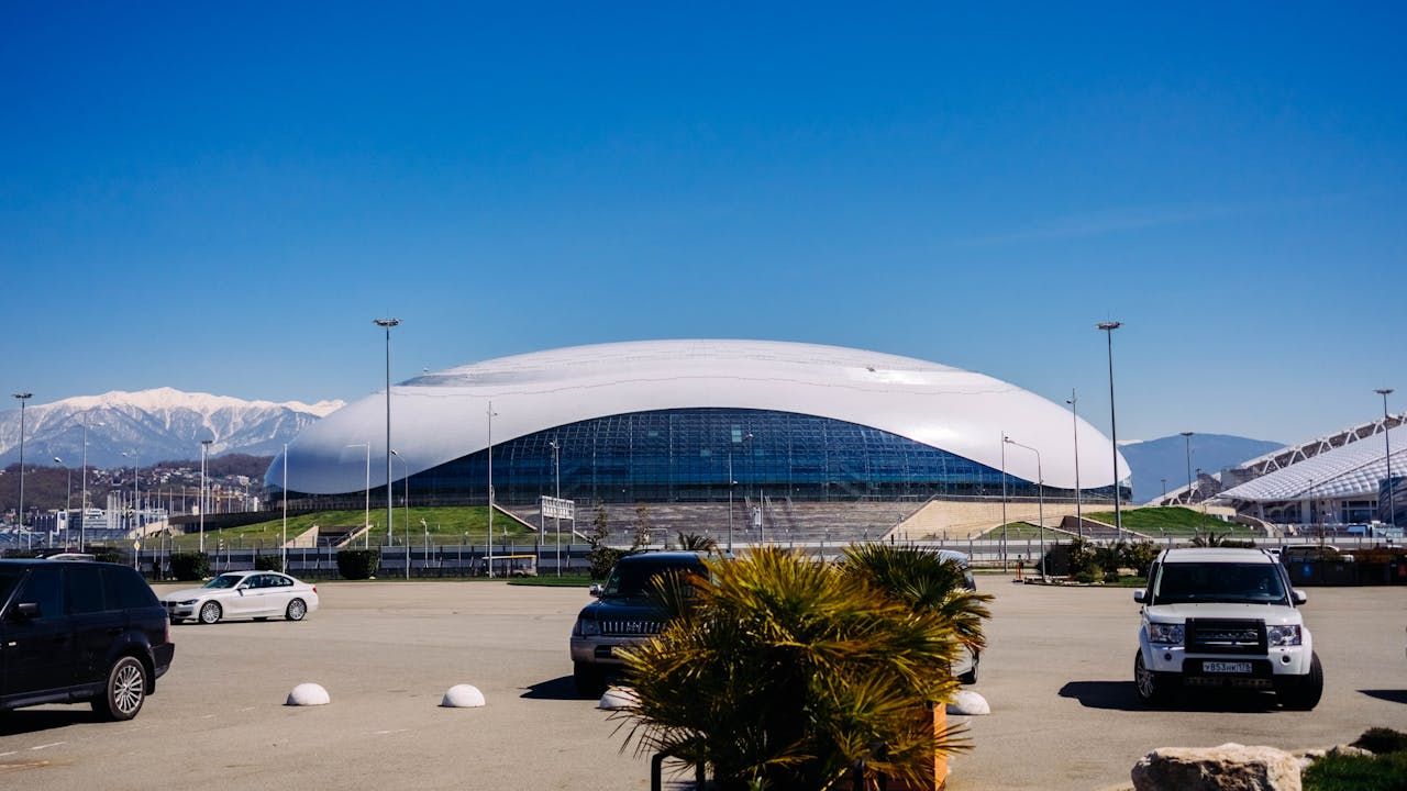 Ледовая арена в Олимпийском парке Адлерса/Сириуса (Igor Starkov / Pexels)