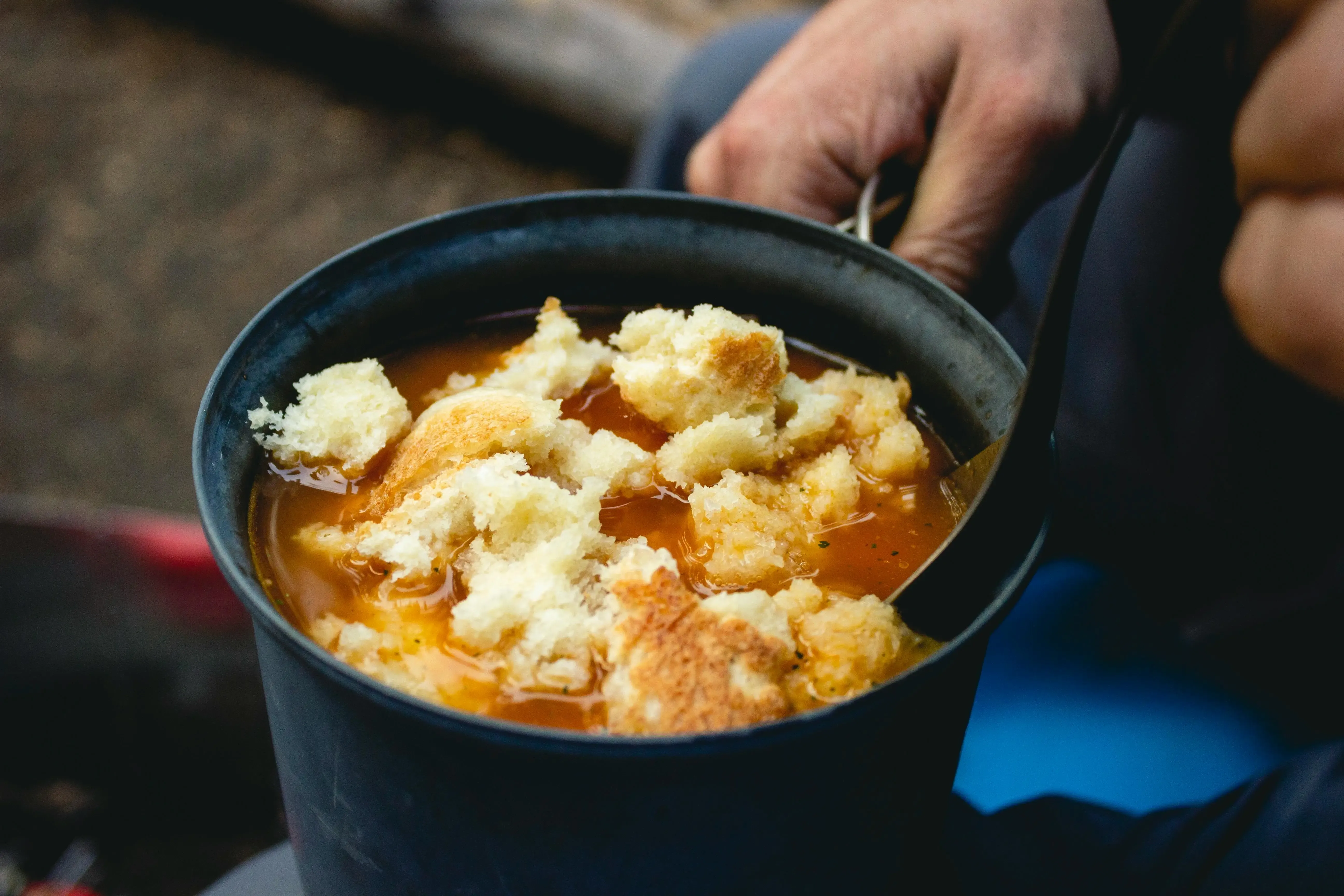 В походе вся еда в 100 раз вкуснее