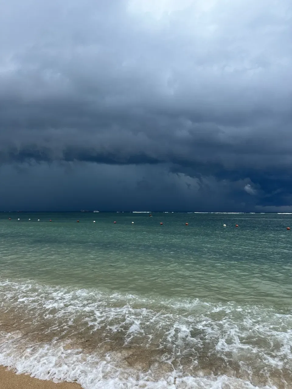 Шторм на Бали