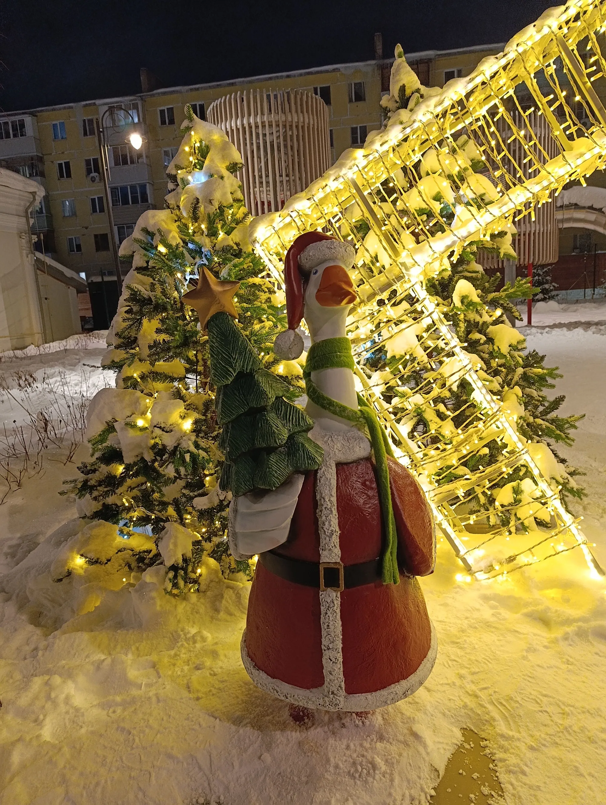 Очаровательный новогодний гусик с Рязанской ВДНХ / Фото Даши Тереховой