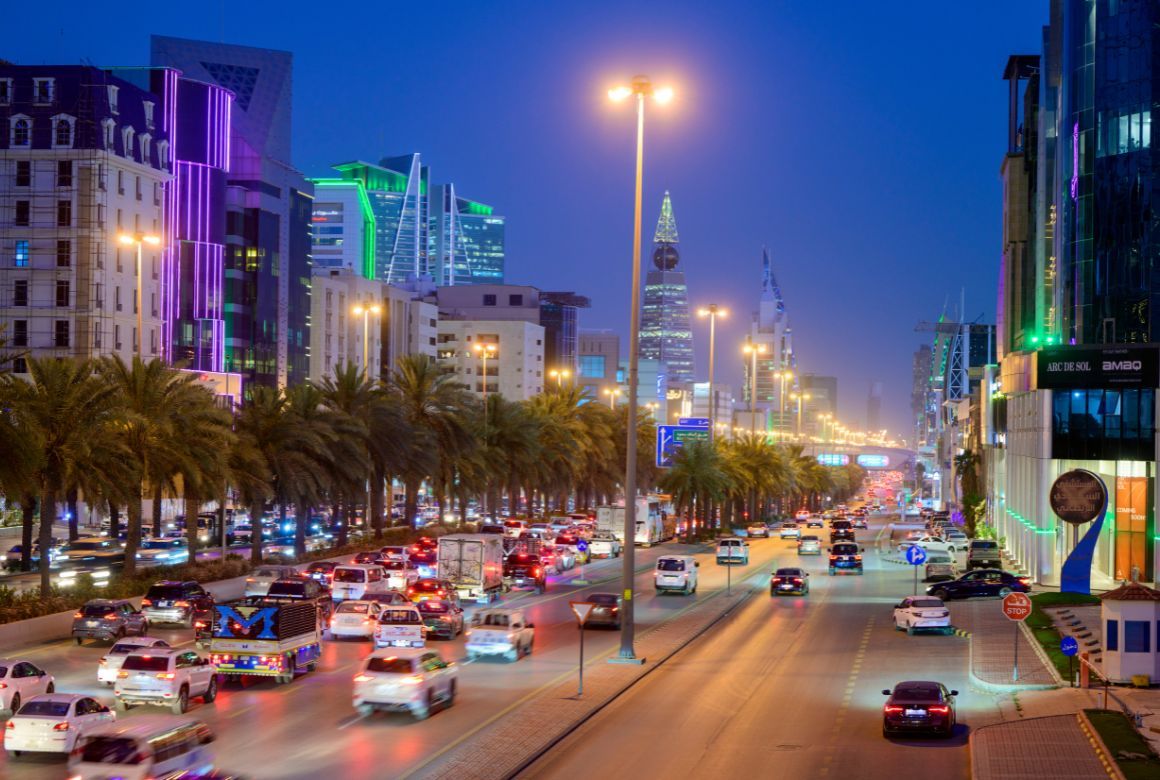 Вечерние улицы Эр-Рияда (JohnnyGreig / Canva)