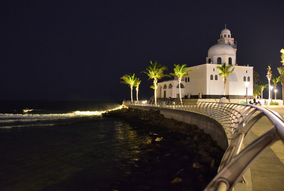 На набережной Корниш вечером (mtcurado / Canva)