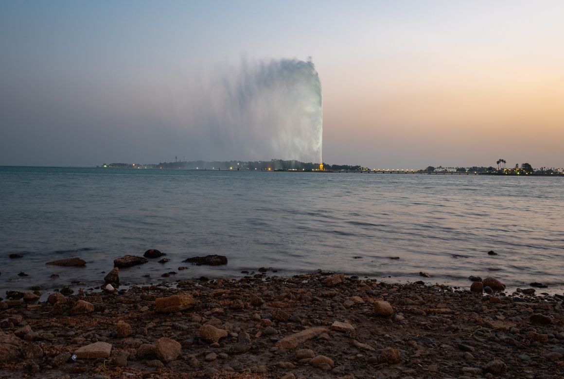 Фонтан короля Фахда на закате (Matthew Starling / Canva)