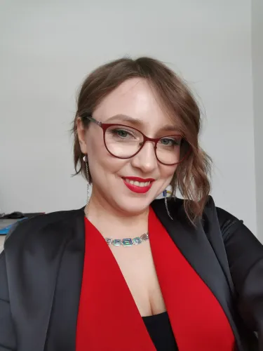 Елена Курмарова