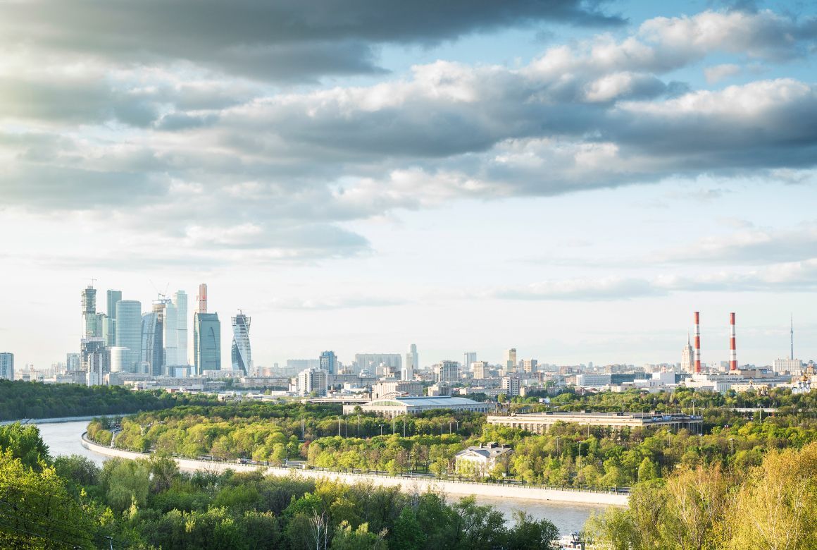 Вид на Москву с Воробьёвых гор (Mikolaj Niemczewski / Canva)